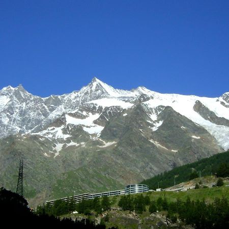 Отель Camping Schonblick Im Saas-Tal Экстерьер фото